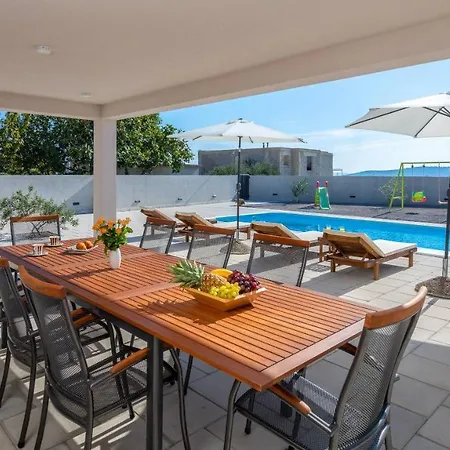 Petra Divine With Heated Pool *
