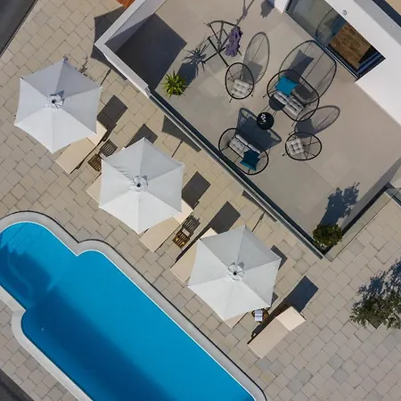 Petra Divine With Heated Pool 빌라 Kaštela