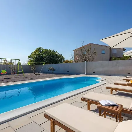 Petra Divine With Heated Pool