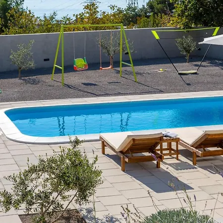 Petra Divine With Heated Pool * Kaštela